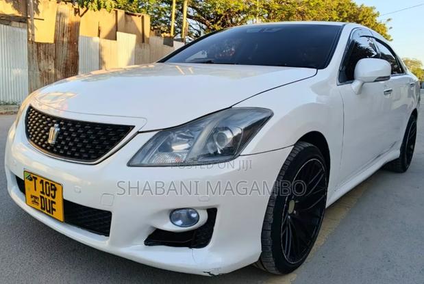 Toyota Crown 2008 White