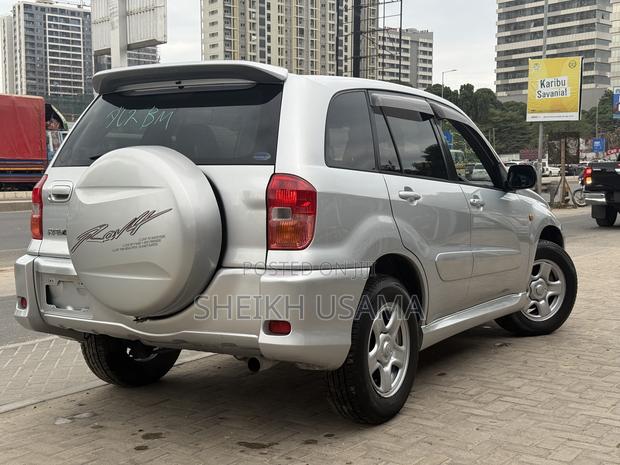 Toyota RAV4 Base FWD 2001 Silver