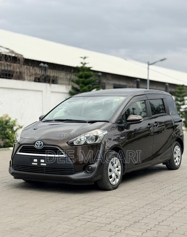 Toyota Sienta 2016 Black