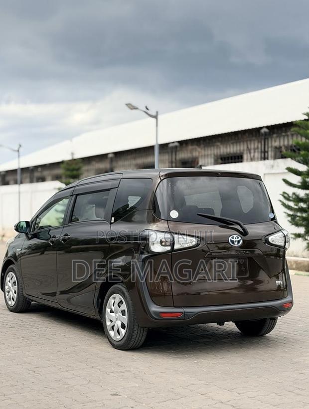 Toyota Sienta 2016 Black