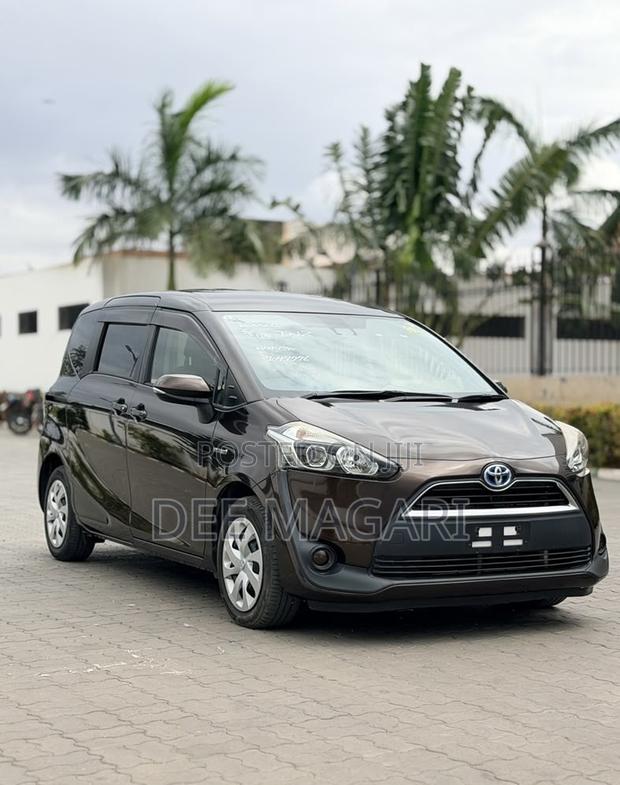 Toyota Sienta 2016 Black