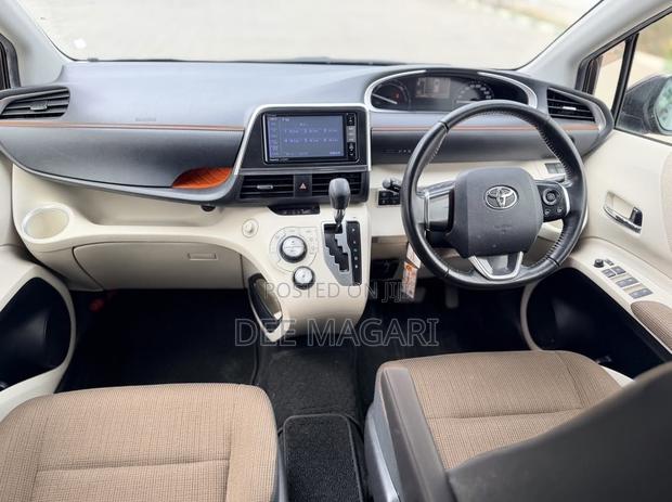 Toyota Sienta 2016 Black
