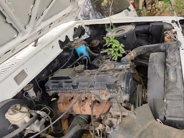 Toyota Hilux 1994 White