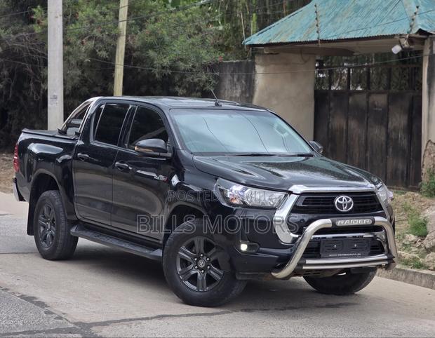 Toyota Hilux Revo Double Cab Deisel 2.4 RWD 2021 Black