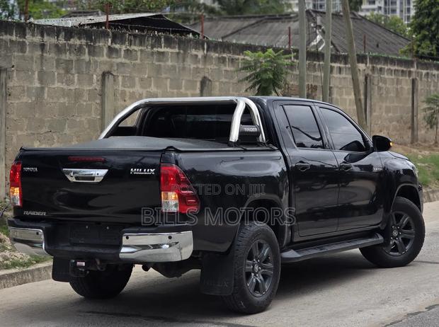 Toyota Hilux Revo Double Cab Deisel 2.4 RWD 2021 Black