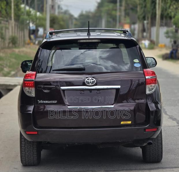 Toyota Vanguard 2010 Black