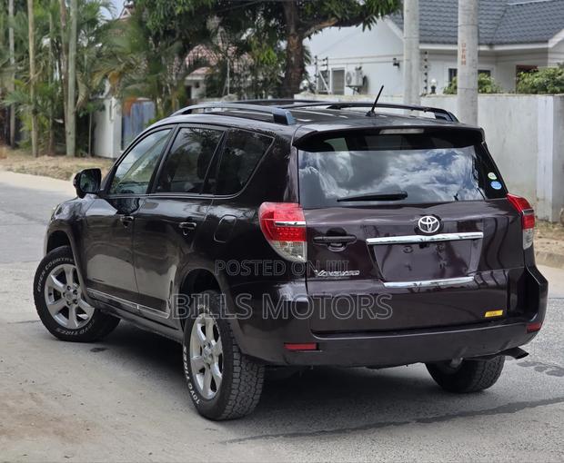 Toyota Vanguard 2010 Black