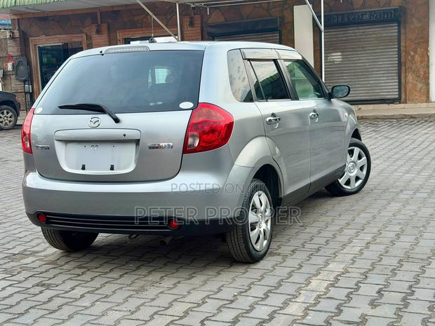 Mazda Verisa 2009 Silver