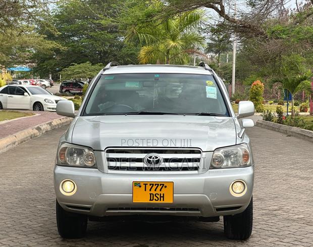Toyota Kluger 2004 Silver