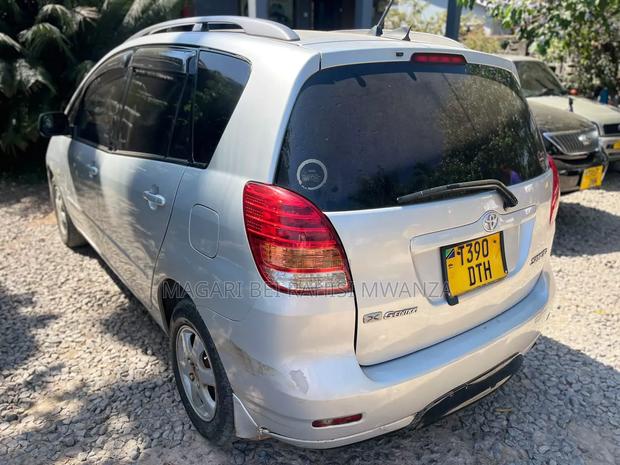 Toyota Corolla Spacio 2004 Silver