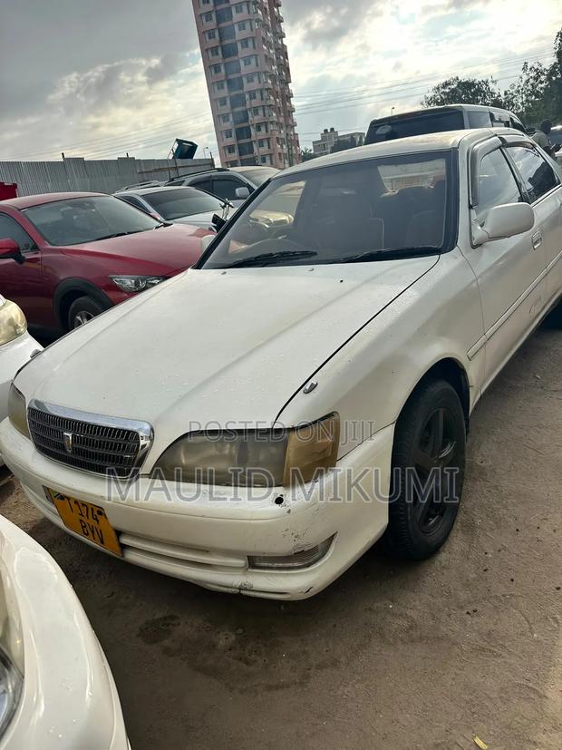 Toyota Cresta 1998 White