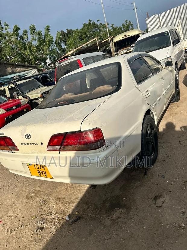 Toyota Cresta 1998 White