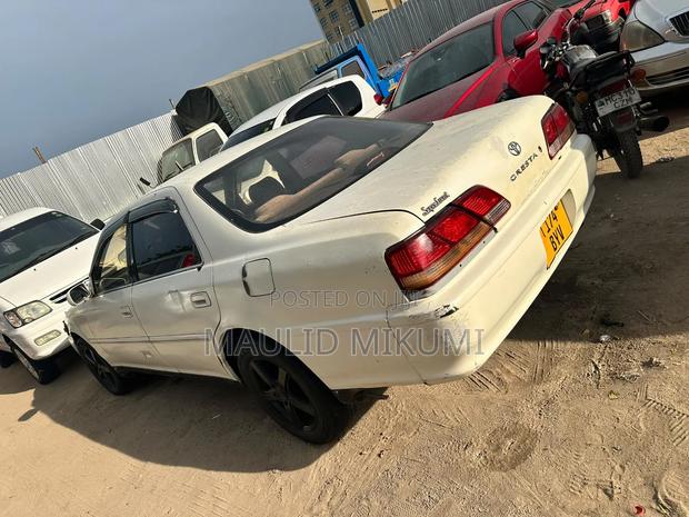 Toyota Cresta 1998 White