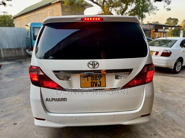 Toyota Alphard 2010 White