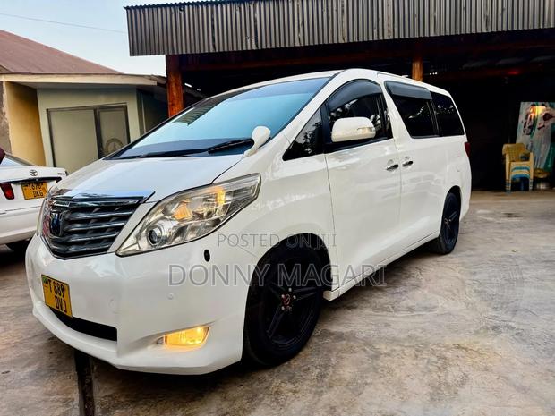 Toyota Alphard 2010 White