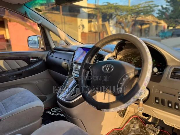 Toyota Alphard 2005 Silver