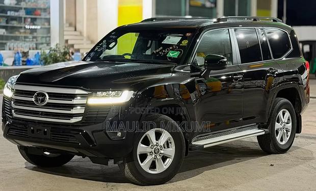 Toyota Land Cruiser 2024 Black