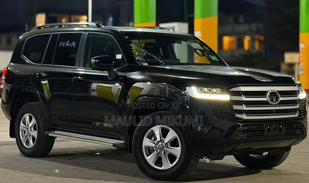 Toyota Land Cruiser 2024 Black