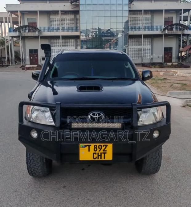 Toyota Hilux 2006 Matt Black