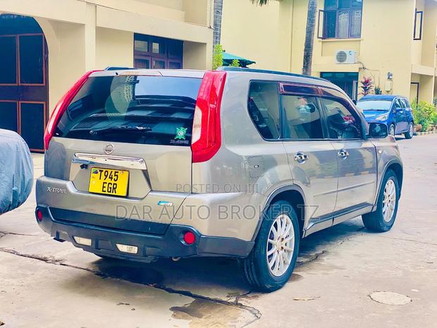 Nissan X-Trail 2010 Gray