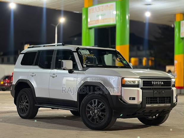 Toyota Land Cruiser Prado 2.4 Petrol 2025 White