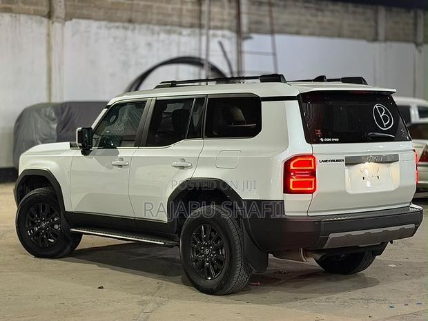 Toyota Land Cruiser Prado 2.4 Petrol 2025 White