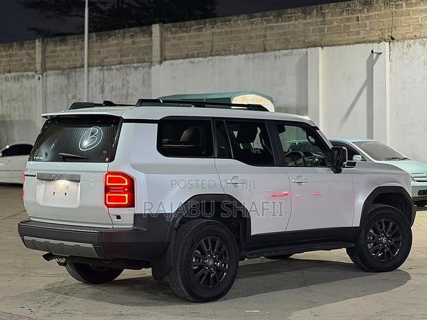Toyota Land Cruiser Prado 2.4 Petrol 2025 White