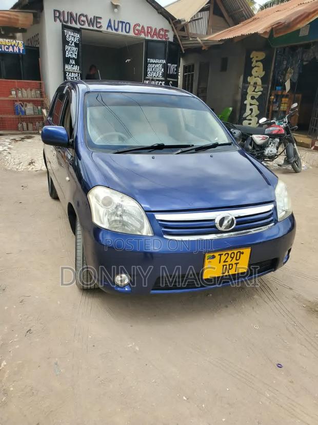 Toyota Raum 2006 Blue