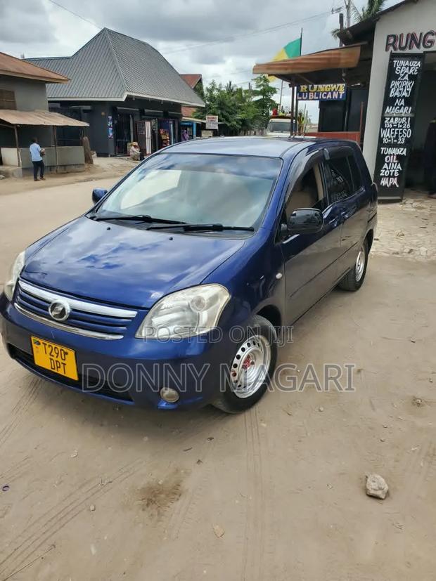Toyota Raum 2006 Blue