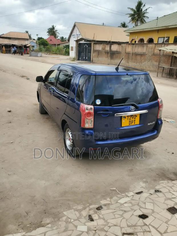 Toyota Raum 2006 Blue
