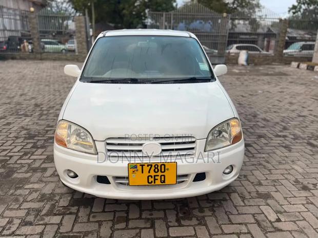 Suzuki Swift 2004 White