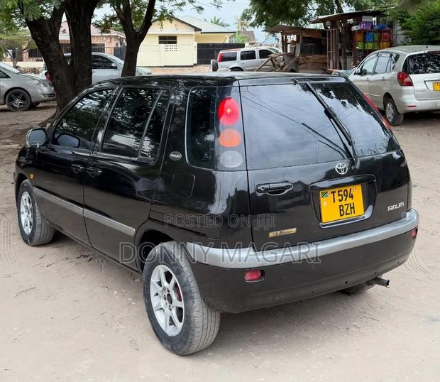 Toyota Raum 2003 Black