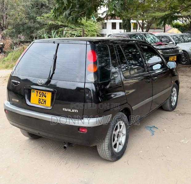 Toyota Raum 2003 Black