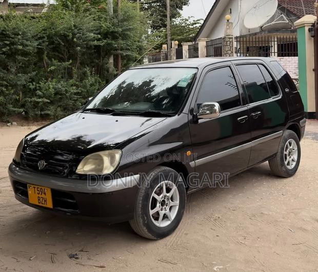 Toyota Raum 2003 Black