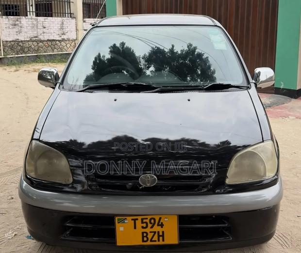 Toyota Raum 2003 Black