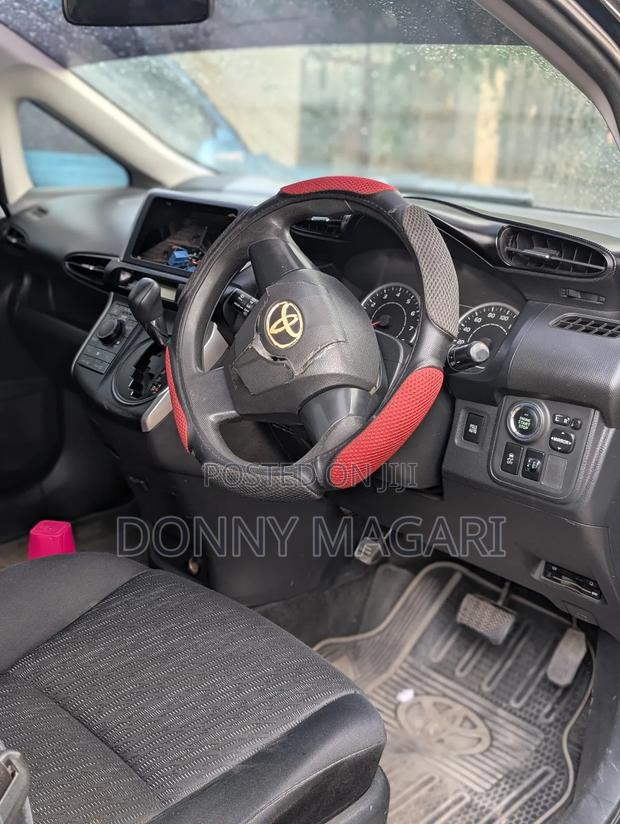 Toyota Wish 2010 Black