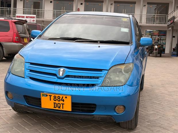 Toyota IST 2006 Blue
