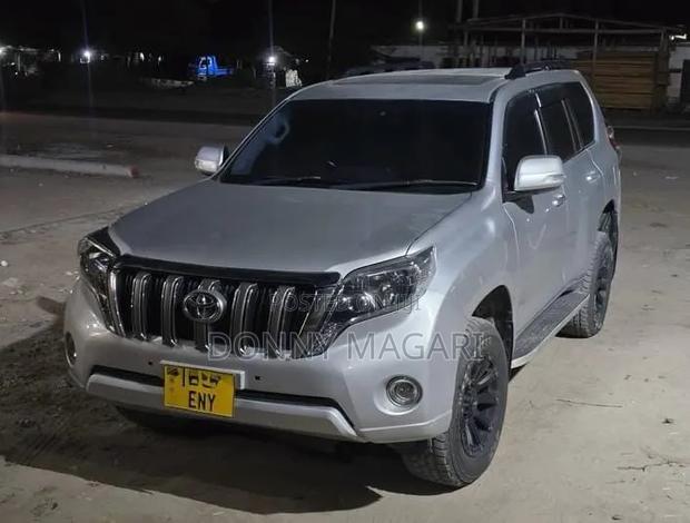 Toyota Land Cruiser Prado 2015 Silver