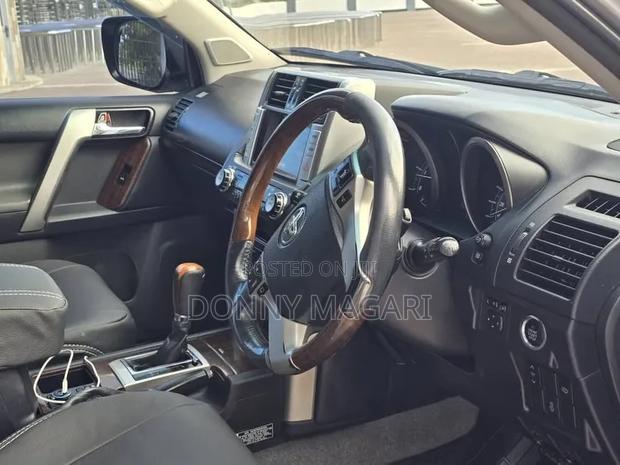 Toyota Land Cruiser Prado 2015 Silver