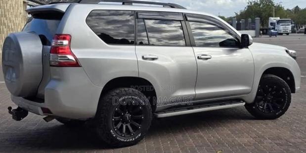 Toyota Land Cruiser Prado 2015 Silver