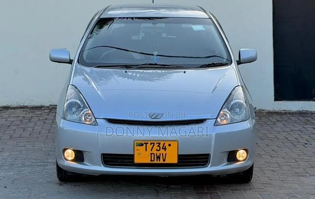 Toyota Wish 2005 Silver