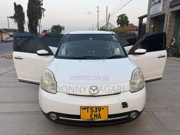 Mazda Verisa 2007 White