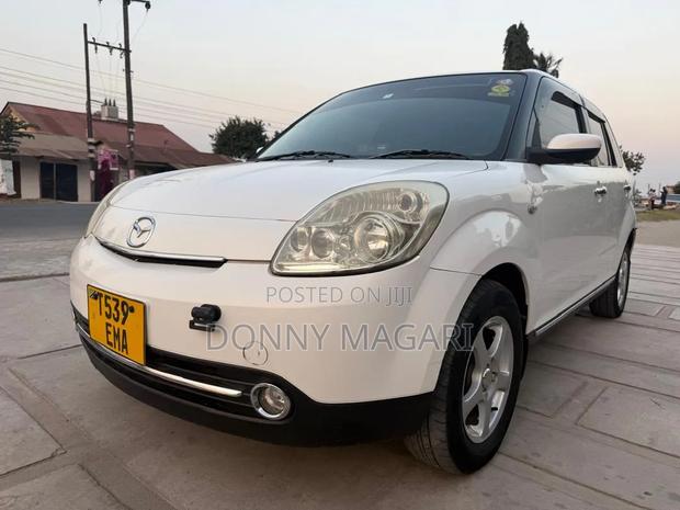 Mazda Verisa 2007 White