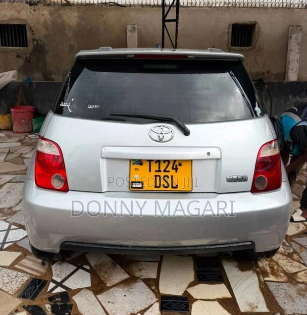 Toyota IST 2006 Silver