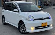 Toyota Sienta 2004 White for sale
