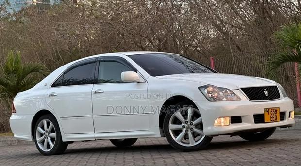 Toyota Crown 2006 White