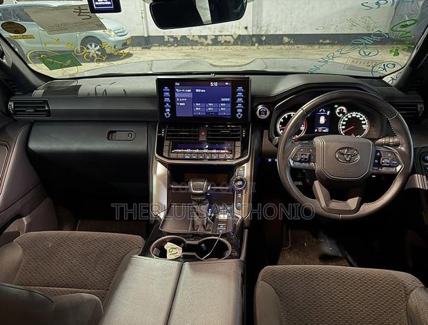 Toyota Land Cruiser 2024 Black