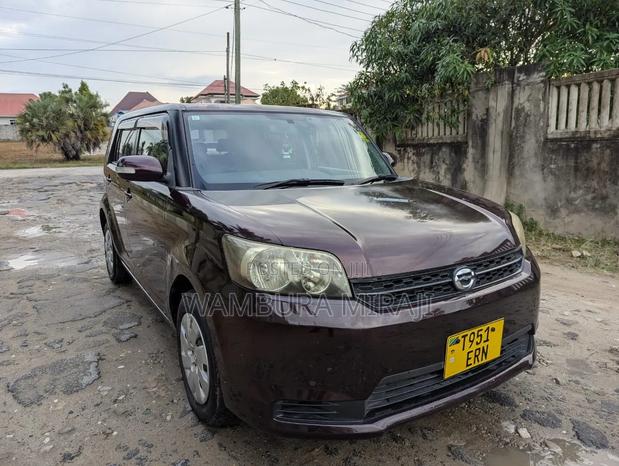 Toyota Corolla Rumion Hatchback 1.5 FWD 2009 Black