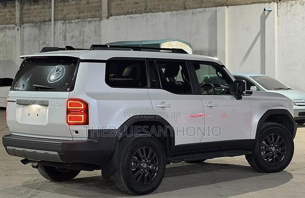 Toyota Land Cruiser 2025 Pearl