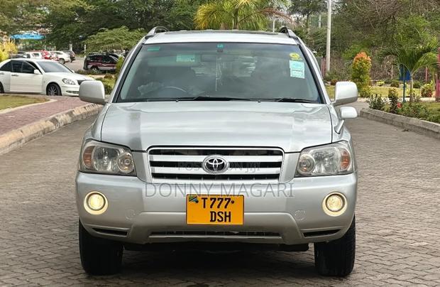 Toyota Kluger 2004 Silver